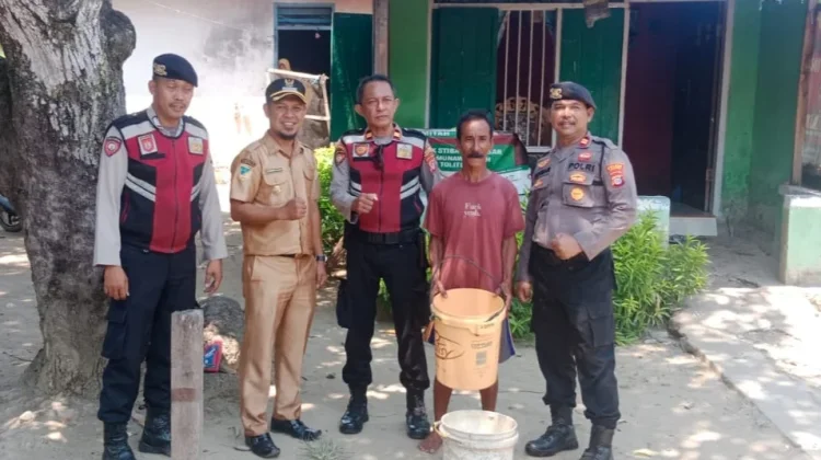 Polres dan TNI Salurkan Bantuan Air Bersih ke Tambun