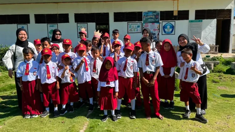 Program MBG Resmi Hadir di Pulau Lutungan Tolitoli, Distribusi Gunakan Perahu