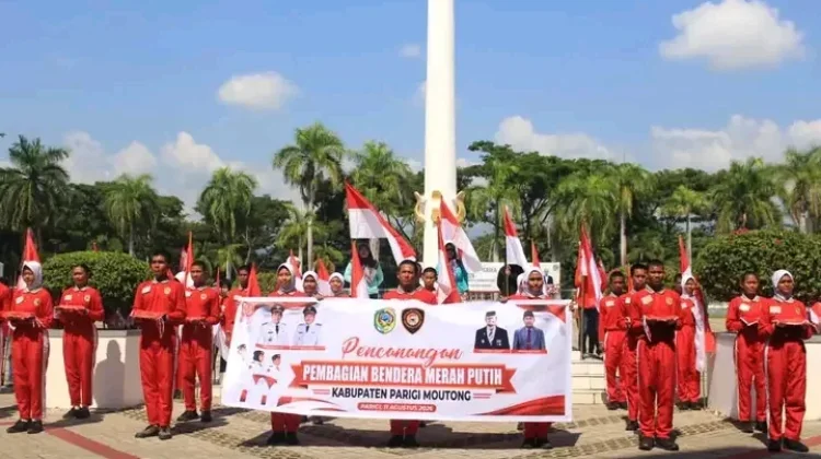 Gerakan Pembagian Bendera Semarakkan HUT RI ke-81 di Parimo