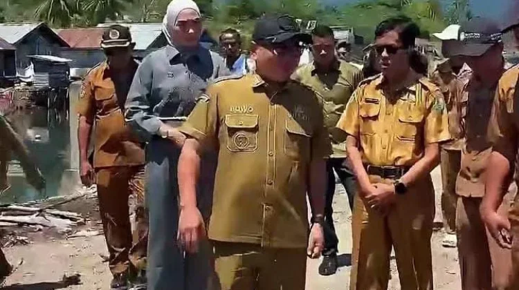 Bupati Buol Tinjau Rumah Warga Terdampak Gelombang Ombak