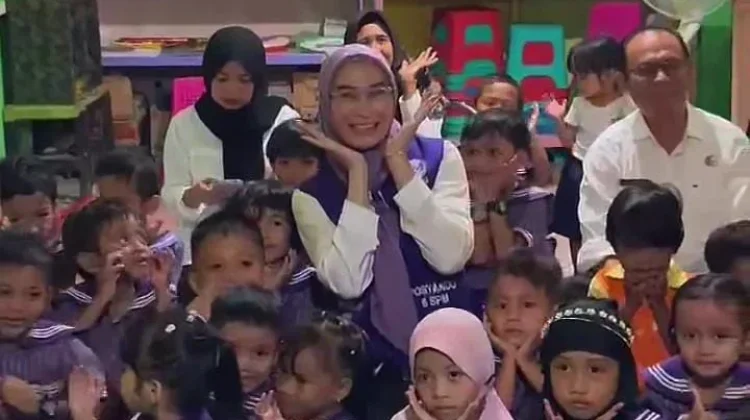 Bunda PAUD Buol Kunjungi TPA Cahaya Hati