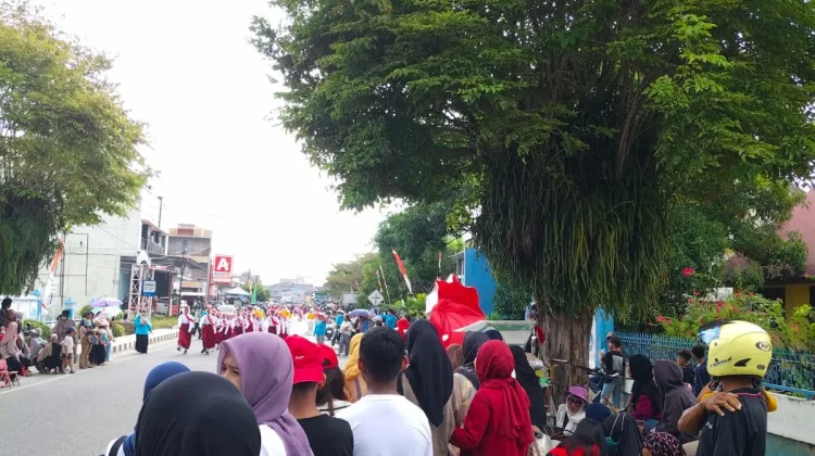 Lomba Gerak Jalan SD-SMP Tolitoli Semarak Digelar