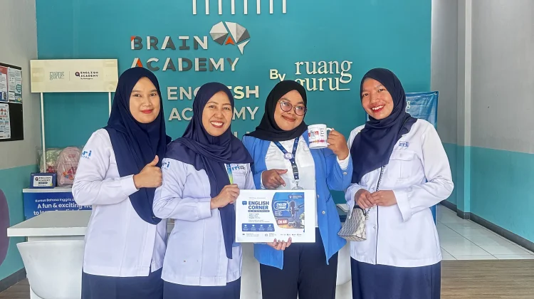 RRI Pro 2 Tolitoli Gandeng English Academy Hadirkan English Corner