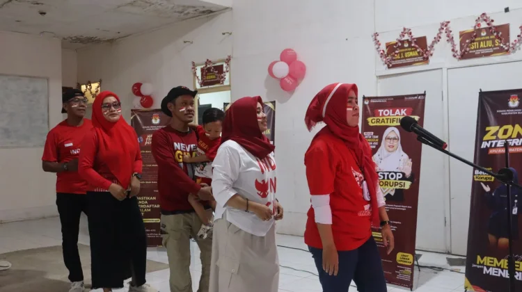 KPU dan Bawaslu Buol Semarakkan HUT RI dengan Berbagai Lomba