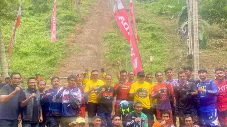 Deru Trail dan Semangat Merdeka Menggema di Pantai Pingalua
