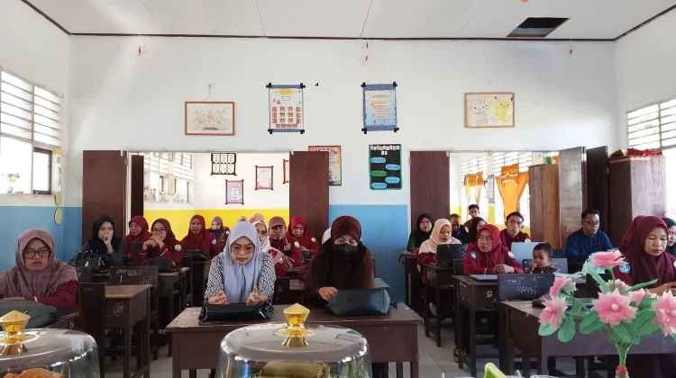 PGRI Tolitoli Dorong Guru Tingkatkan Penguasaan Teknologi