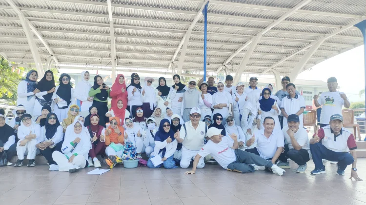 Komunitas senam pernafasan melaksanakan perayaan Maulid nabi Muhammad Saw