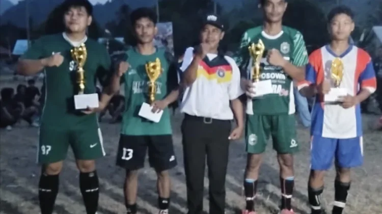 Klub Ngenat Juara Kades Cup 1 Desa Oyom