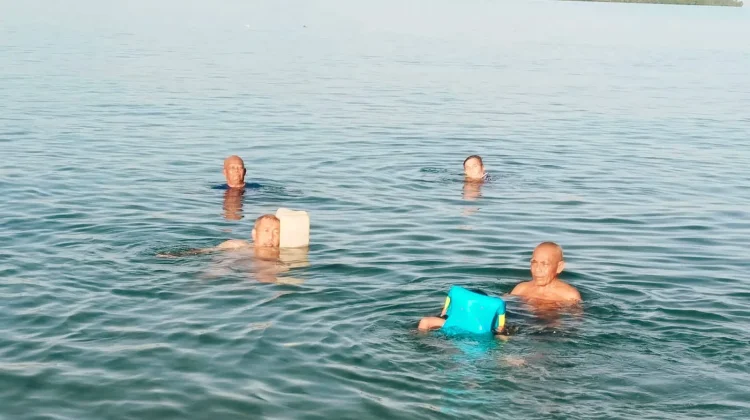 Komunitas Renang Tolitoli Kampanyekan Kebersihan Laut