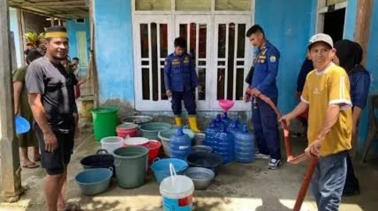 Kemarau Melanda, BPBD Buol Suplai Air Bersih ke Konamukan