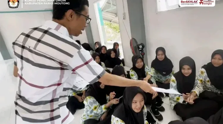 Menjemput Pemilih Pemula, KPU Parigi Moutong Masuk ke Madrasah