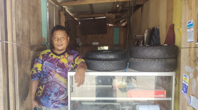 Usaha Tambal Ban Tobing Bertahan di tengah Persaingan