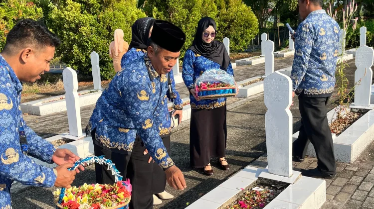 RRI Tolitoli Gelar Ziarah dan Tabur Bunga Hari Bhakti Radio ke-81