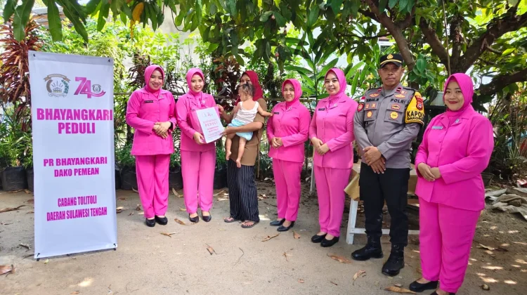 Bhayangkari Dako Pemean Salurkan Bantuan untuk Warga Kurang Mampu