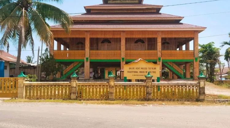 Kelurahan Nalu Rawat Potensi Wisata Rumah Adat Balre Masigi