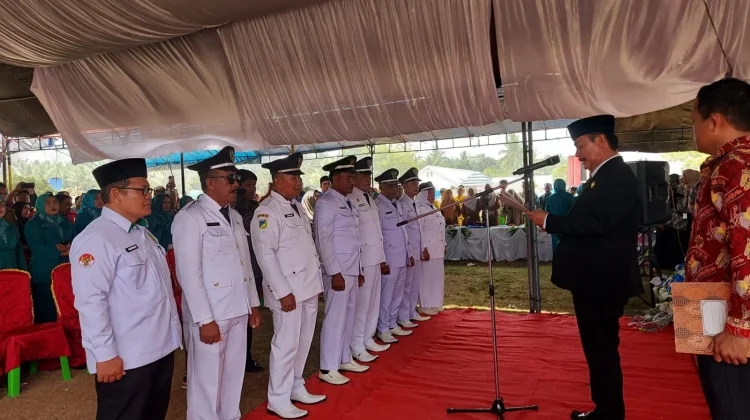 Bupati Tolitoli Lantik Tujuh Kepala Desa di Tolitoli Utara
