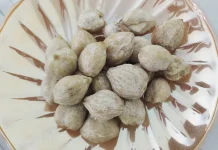 Buah kemiri baik untuk menjaga kecantikan kulit