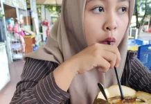 Manfaat air kelapa muda untuk kecantikan