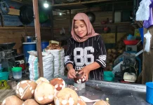 Berkah Ramadan, Omzet Gilingan Kelapa Pedagang Meningkat