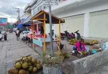 Berkah Ramadhan, Penjual Kelapa Muda Raup Rezeki Harian