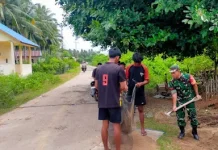 Babinsa Tolut Aktif Pembinaan Teritorial di Desa Santigi