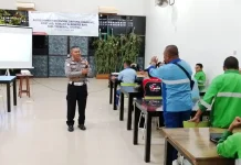 Satlantas Tolitoli Edukasi Sopir Truk Tangki BBM