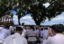 Ratusan Umat Hindu Kabupaten Buol Laksanakan Melasti di Pantai Bokat
