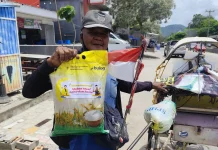 Fraksi Golkar DPRD Tolitoli Salurkan 2 Ton Beras untuk Warga Rentan