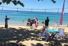 Menikmati Terapi Alam Pantai Lalos
