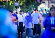Wagub Sulteng Lepas Peserta Jalan Sehat Hardiknas 2026