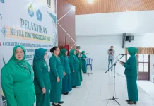 Sriyanti Amran Lantik Pengurus PKK Kecamatan dan Kelurahan