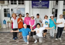 Komunitas Lansia GPIBT Immanuel Tolitoli melaksanakan senam anti Stroke