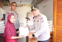 Kapolres Parigi Moutong-Bhayangkari Salurkan Bansos untuk 180 Warga