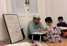 Menanam Iman, Kisah Guru Ngaji Privat di Tolitoli