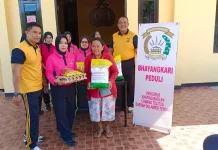 Bhayangkari Peduli Ranting Baolan Salurkan Bantuan Sosial
