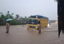 Aktivitas Lalu Lintas Lumpuh akibat Banjir Rendam Jalur Trans Sulawesi di Torue