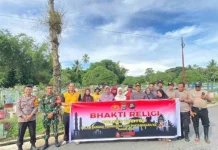 Sambut HUT Bhayangkara ke-80, Polsek Baolan Bersih-bersih TPU