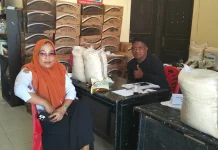 Lurah Buol Pastikan Penyaluran Bantuan Pangan Tepat Sasaran