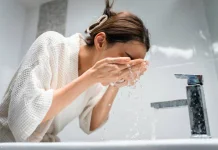 Rahasia Kulit Bersih Ada di Durasi Cuci Muka, Ahli Anjurkan 60 Detik Penuh