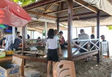 Memilih Liburan Akhir Pekan diPantai Lalos