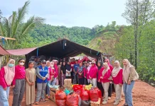 DPMPTSP Tolitoli Salurkan Bantuan bagi Korban Kebakaran