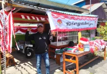 Pedagang Bendera Mulai Ramaikan Buol jelang HUT RI Ke-81