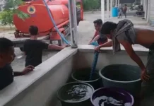 Kekeringan Melanda Sausu, BPBD Salurkan Air Bersih untuk 100 KK