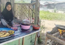 Bermodal Rp200 Ribu, Putri Ana Tekuni Usaha Gorengan di Tolitoli