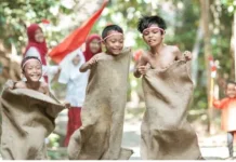 Warga Desa Sandana Meriahkan HUT RI dengan Lomba Tradisional