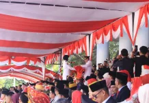Bupati Erwin Burase Pimpin Upacara HUT ke-81 RI di Parimo