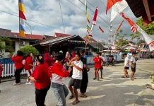 Semarak HUT RI ke-81, Perumahan Guru Lorong Pelangi Disulap Jadi Kampung Merah Putih