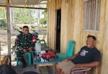 Jaga Desa Lonu dari Karhutla, Babinsa Ingatkan Bahaya Api