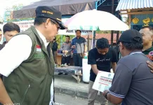 Pemkab Parimo Salurkan Bantuan Air Bersih untuk Warga Toboli Barat