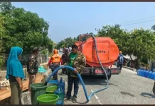 Kemarau Panjang, GP Ansor Buol Salurkan Bantuan Air Bersih